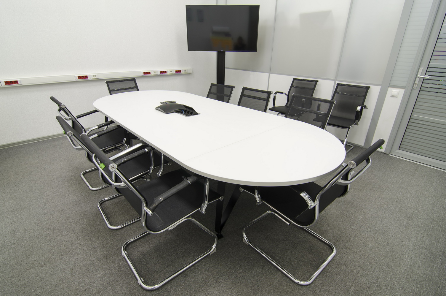 стол для переговоров овальный на 12 человек